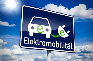 Fotolia Elektromobilität Schild Blau&nbsp;&copy;&nbsp;Fotolia.com